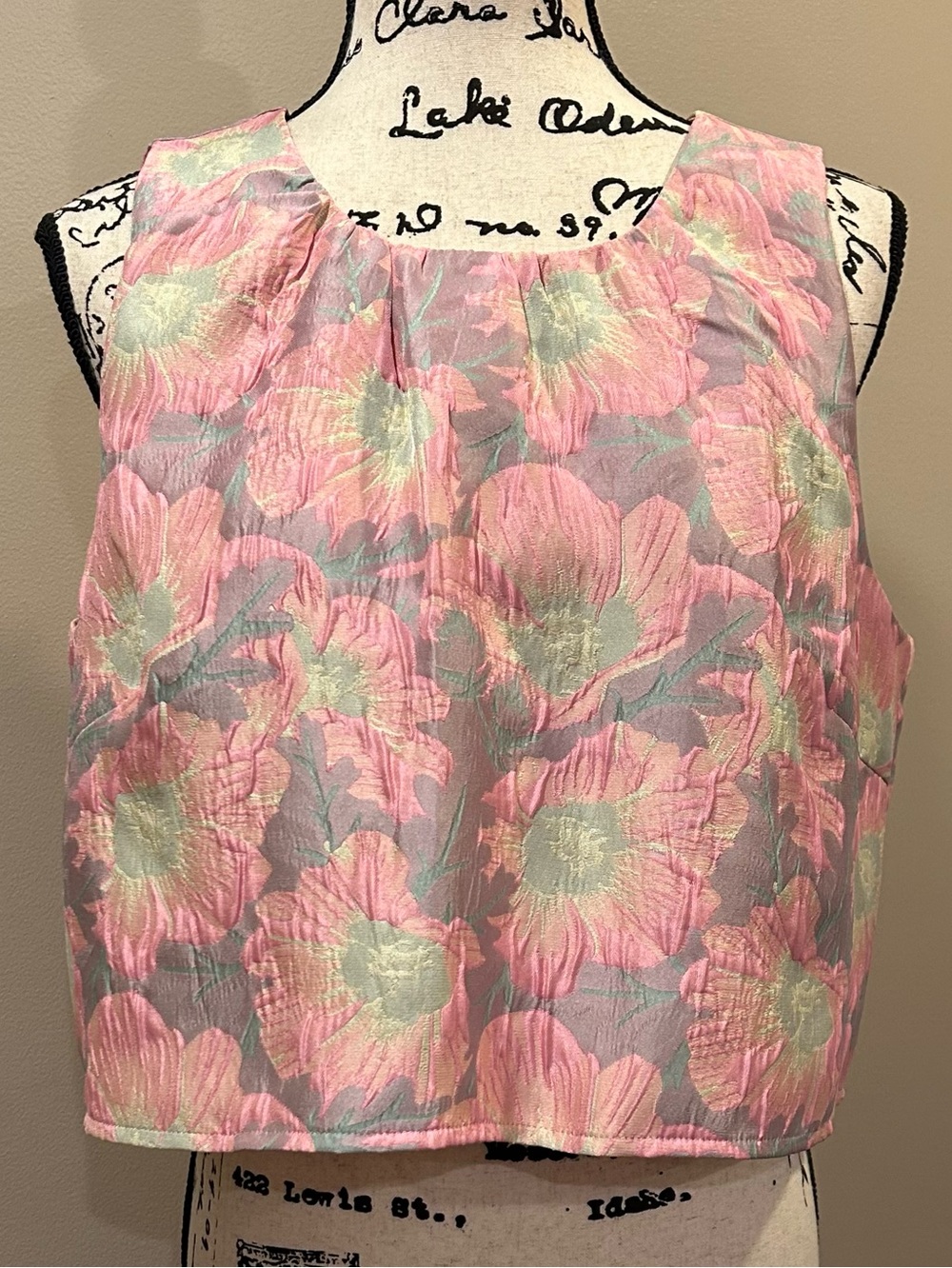 Abbey Glass Sleeveless Crop Top Pink Paradise - Picture 2 of 15